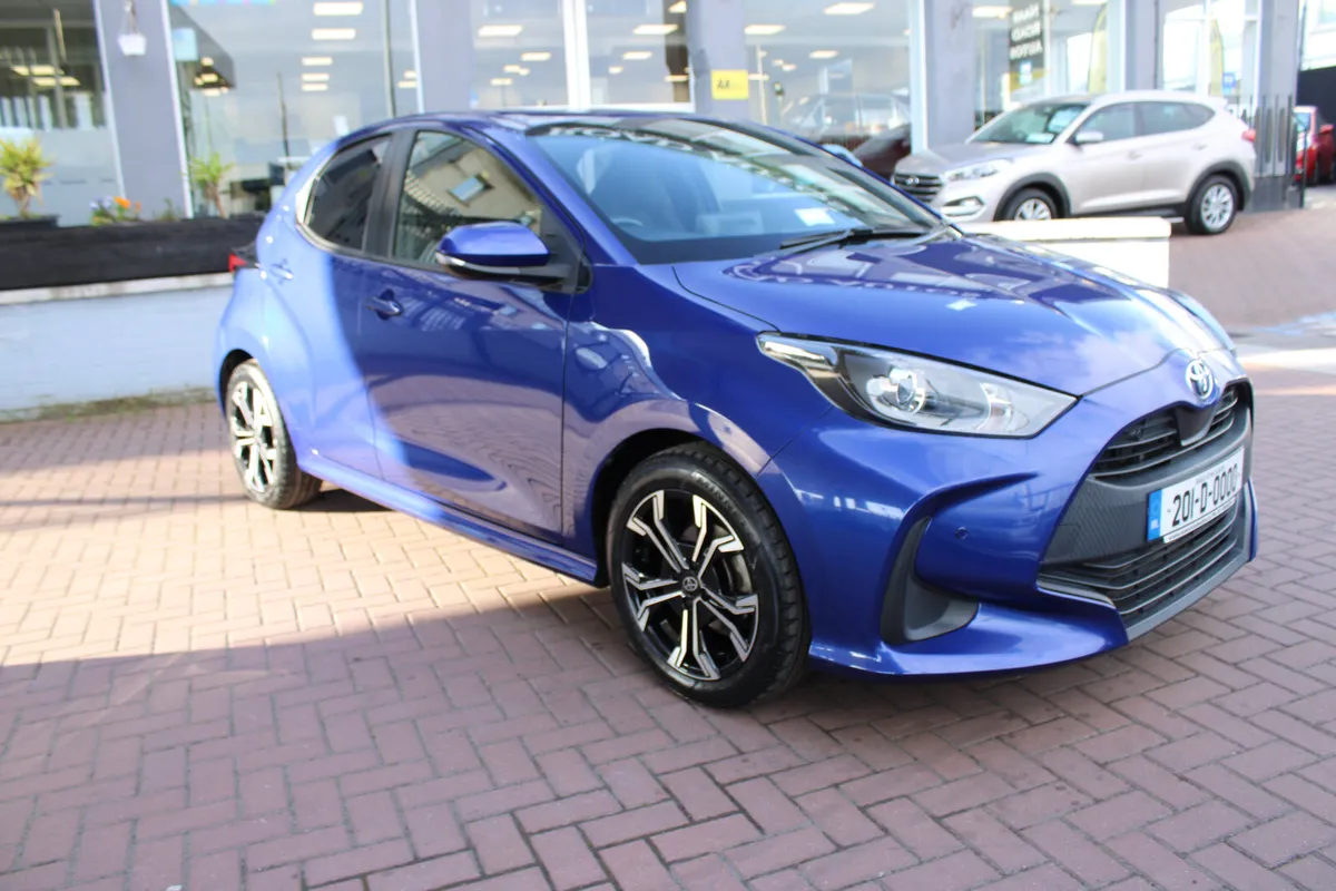 TOYOTA YARIS 1.0i SPORTS  5DR HATCHBACK AUTO // ST - Image 1