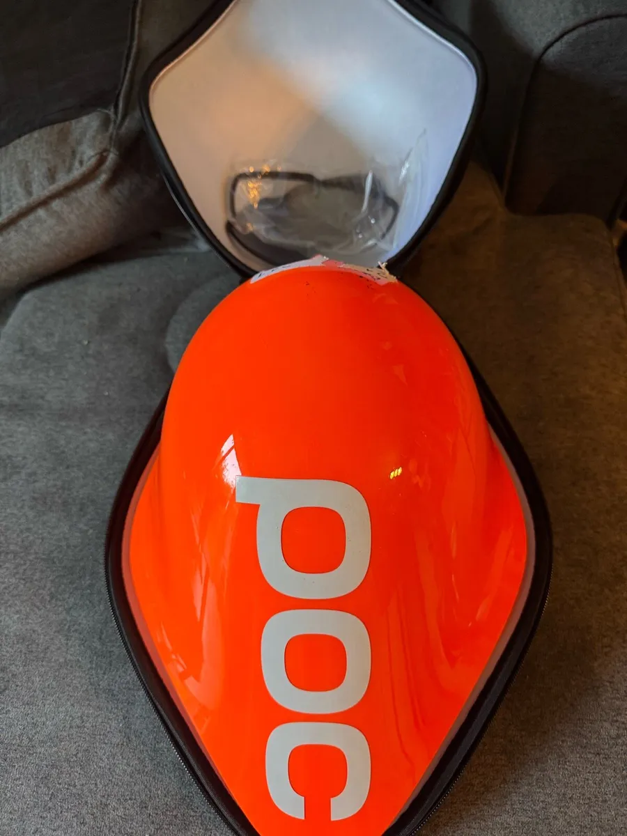 POC tempor aero helmet - Image 1
