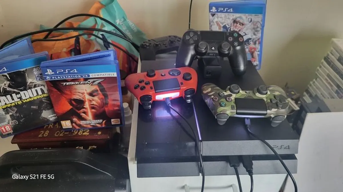 Ps4 +4Controls+3 games - Image 2
