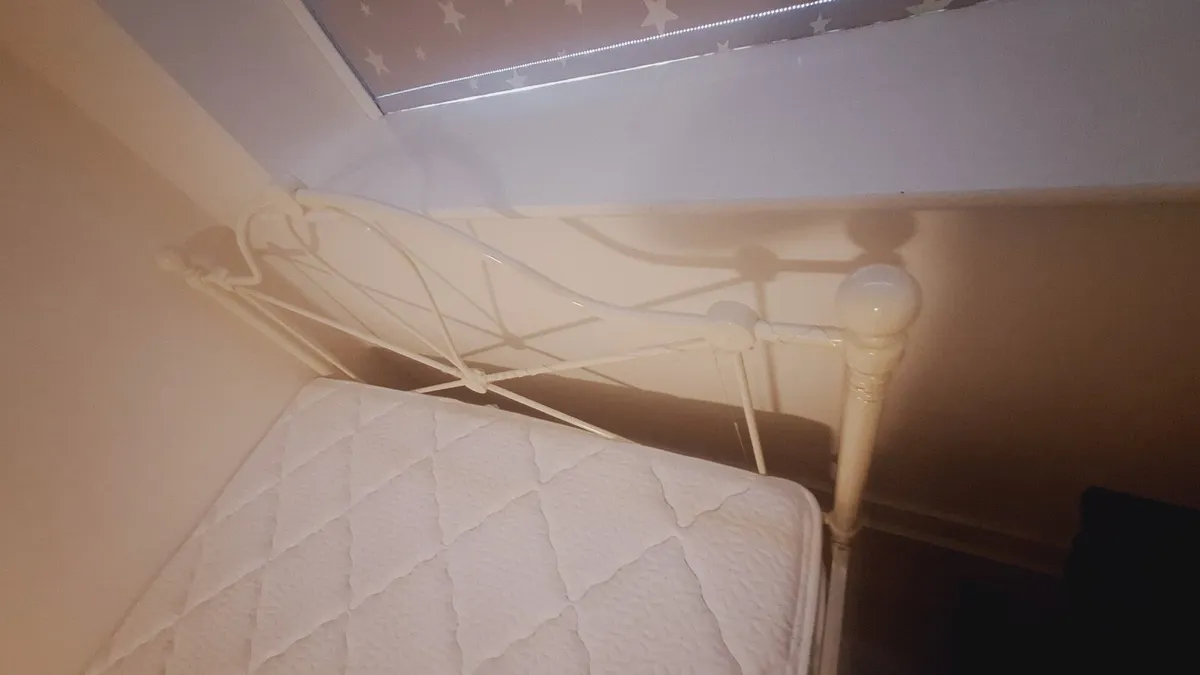 double bed - Image 1