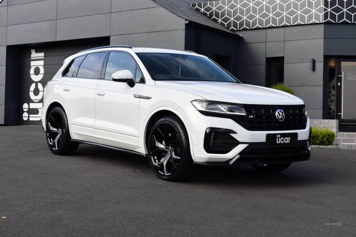 Volkswagen Touareg 3.0 TDI V6 R-line - Image 1