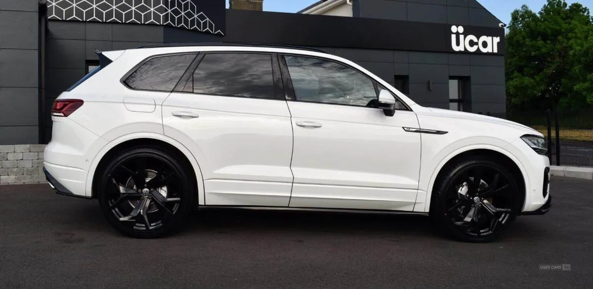 Volkswagen Touareg 3.0 TDI V6 R-line - Image 4