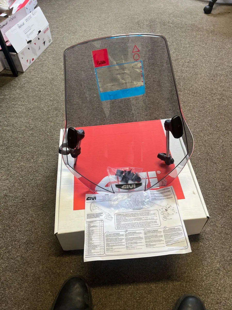 Givi A660 universal screen - Image 2