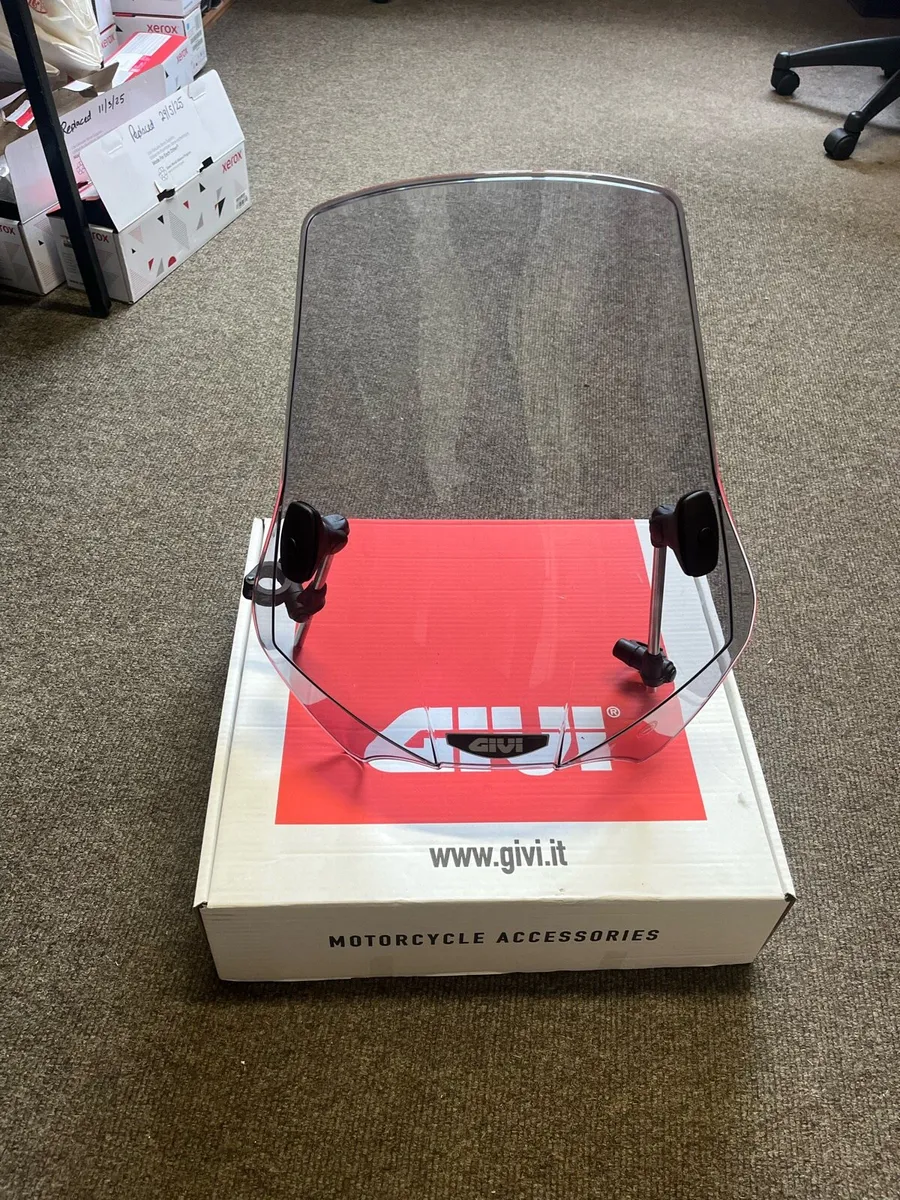 Givi A660 universal screen - Image 4