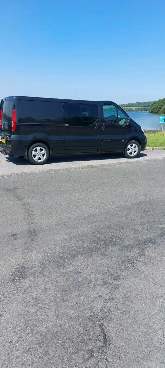 Crew cab van - Image 4