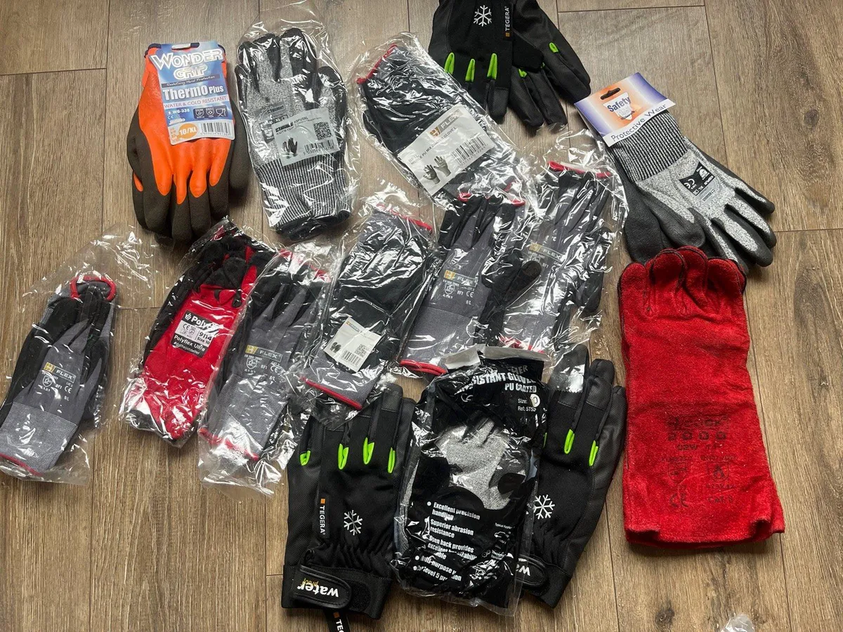 New gloves - Image 3