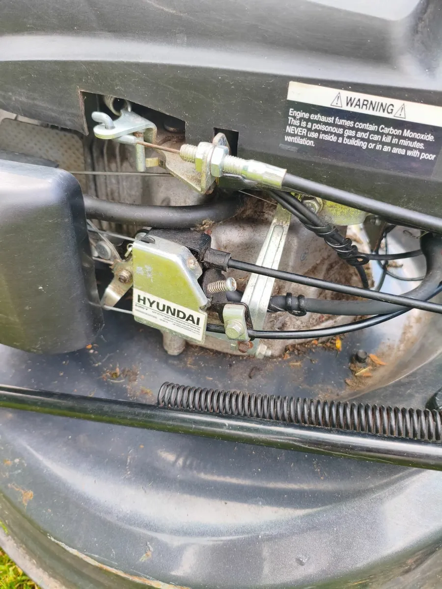 Petrol Lawnmower Self Propelled Electric Start - Image 4