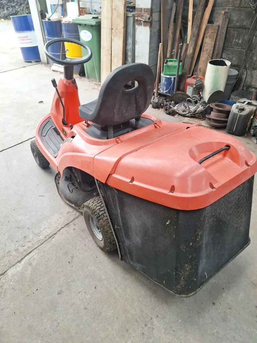 Ride on mower - Image 2