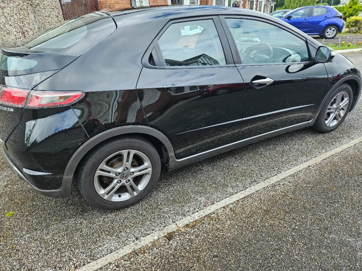 Honda Civic 2011 - Image 3