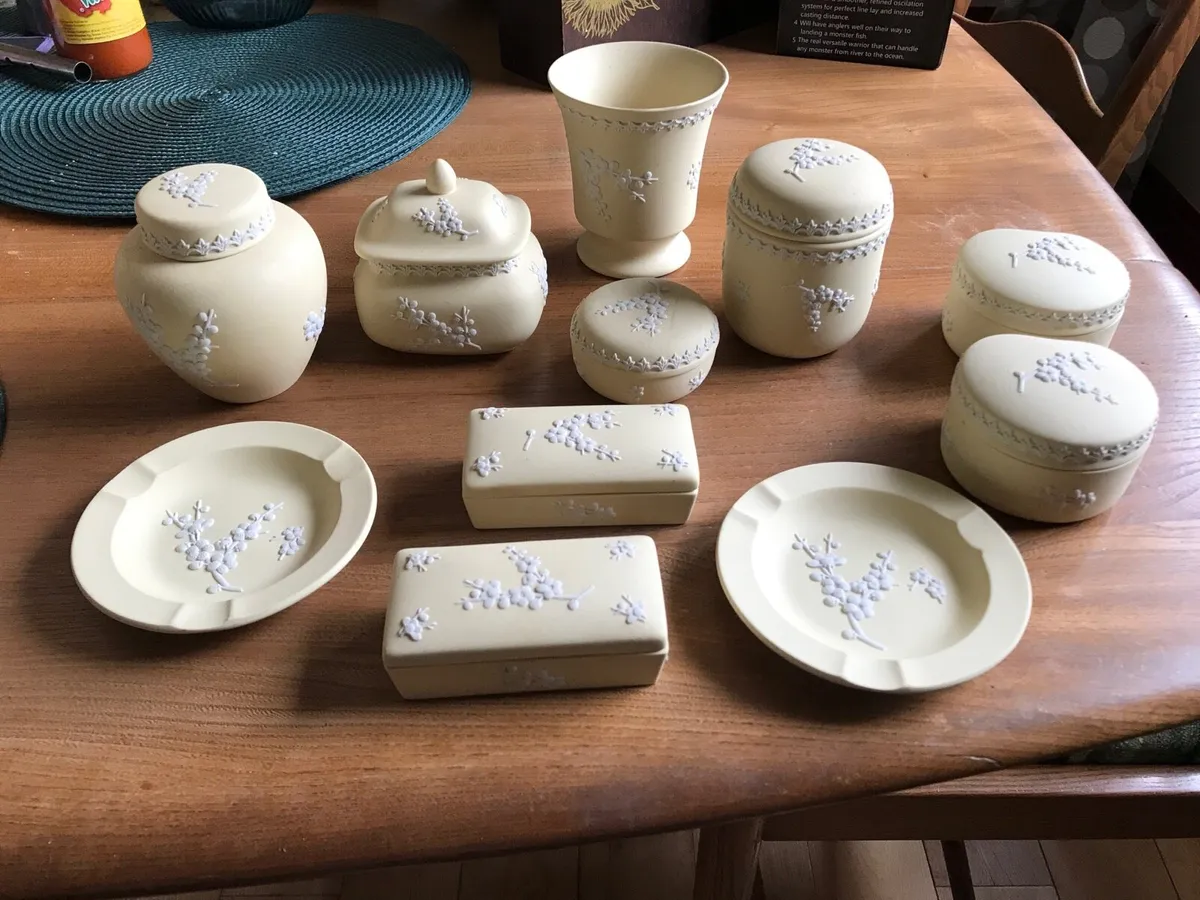 Wedgwood jasperware set 11 piece - Image 1
