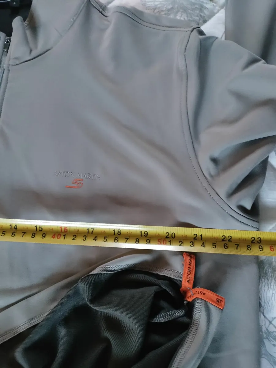 Aston Martin 1/4 zip sweater L - Image 3