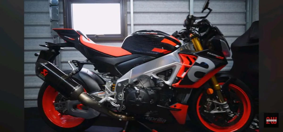 Aprilia Tuono v4 1100 FACTORY - Image 3