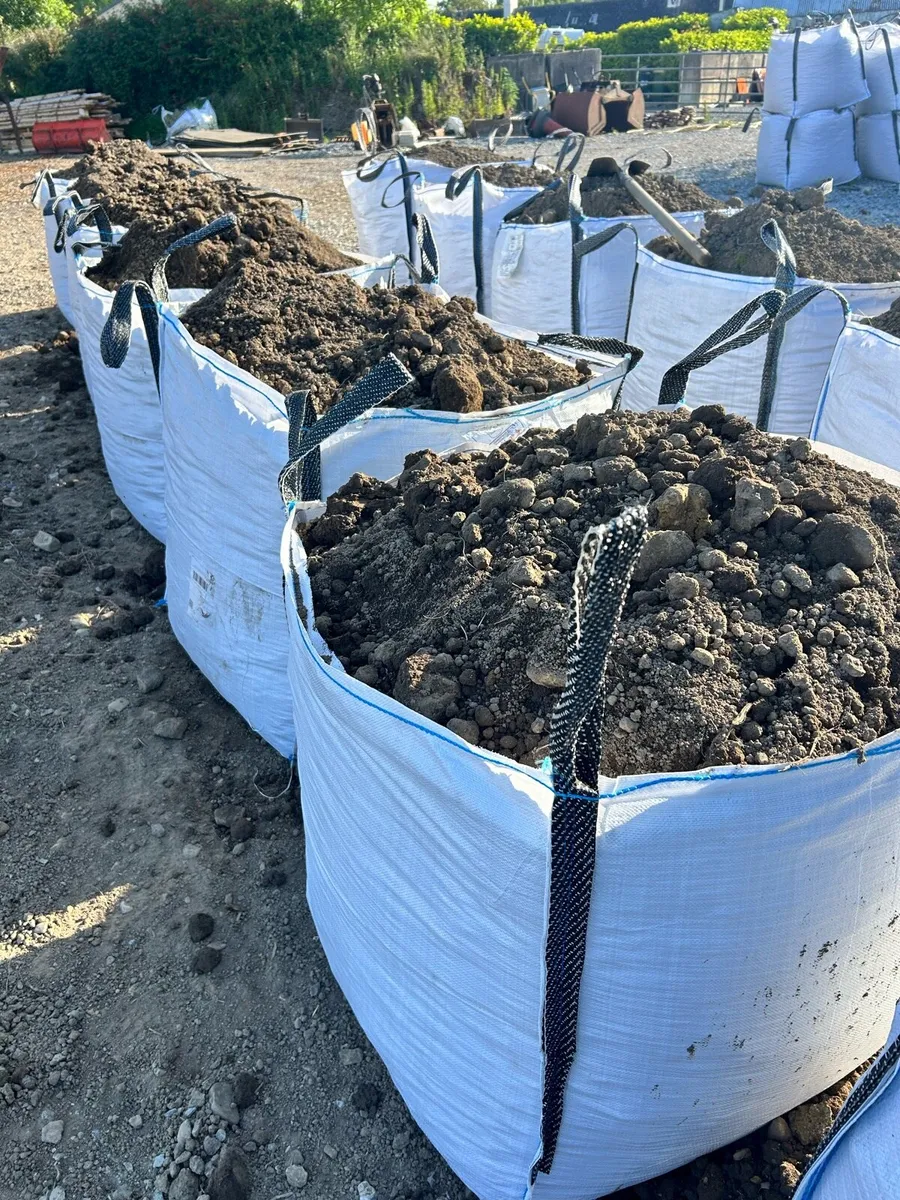 Farm yard compost and Topsoil - Image 1