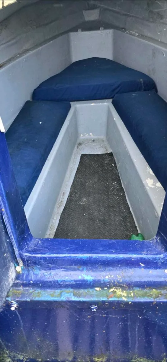 Fishing boat 16ft - Image 2
