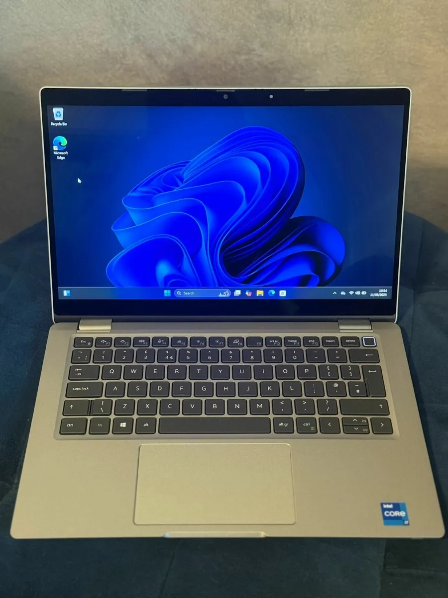 Dell Latitude 5320 2in1 Laptop i7/32GB/512SSD/FHD - Image 1