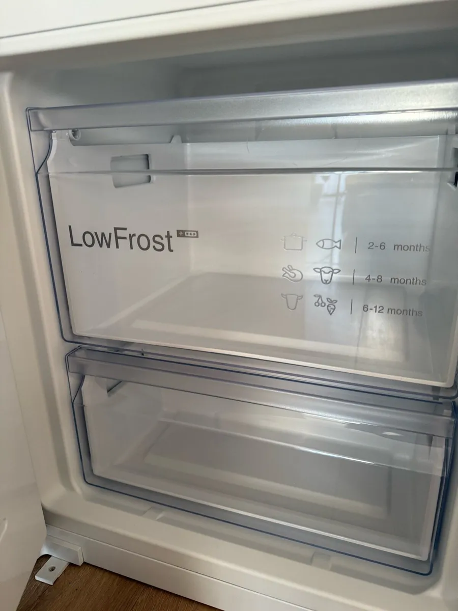 built-in fridge with freezer - Image 2