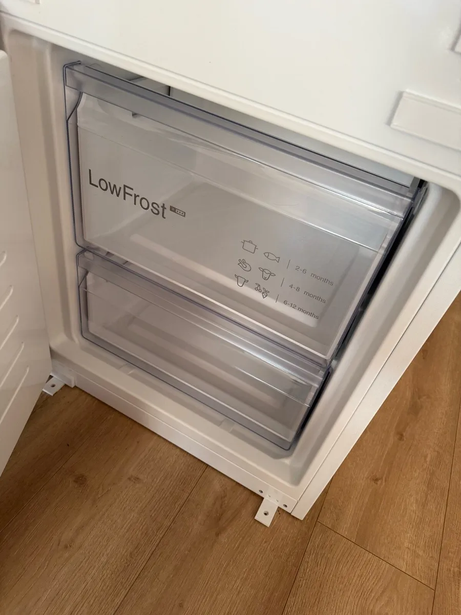 built-in fridge with freezer - Image 3