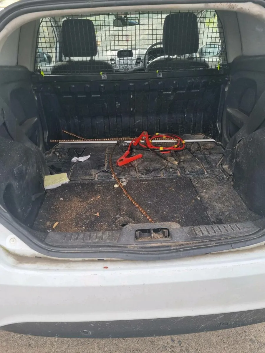 Ford Fiesta car van - Image 4