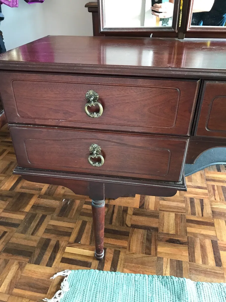 Mahogany dressing table with mirror - Image 2