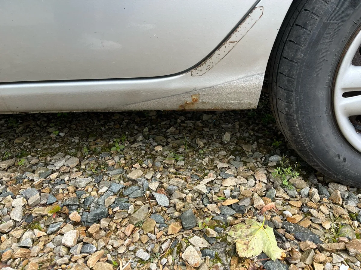 Toyota avensis 1.6vvti - Image 4