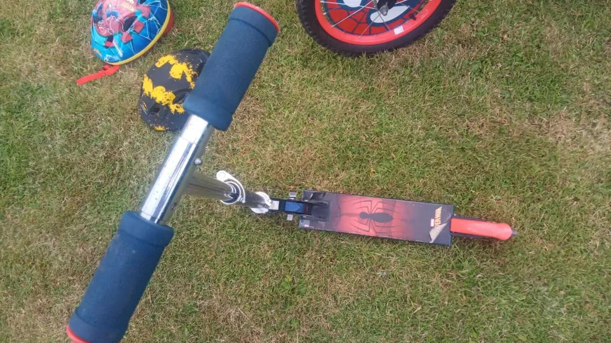 Kids Bike 2x Scooters Tractor - Image 4