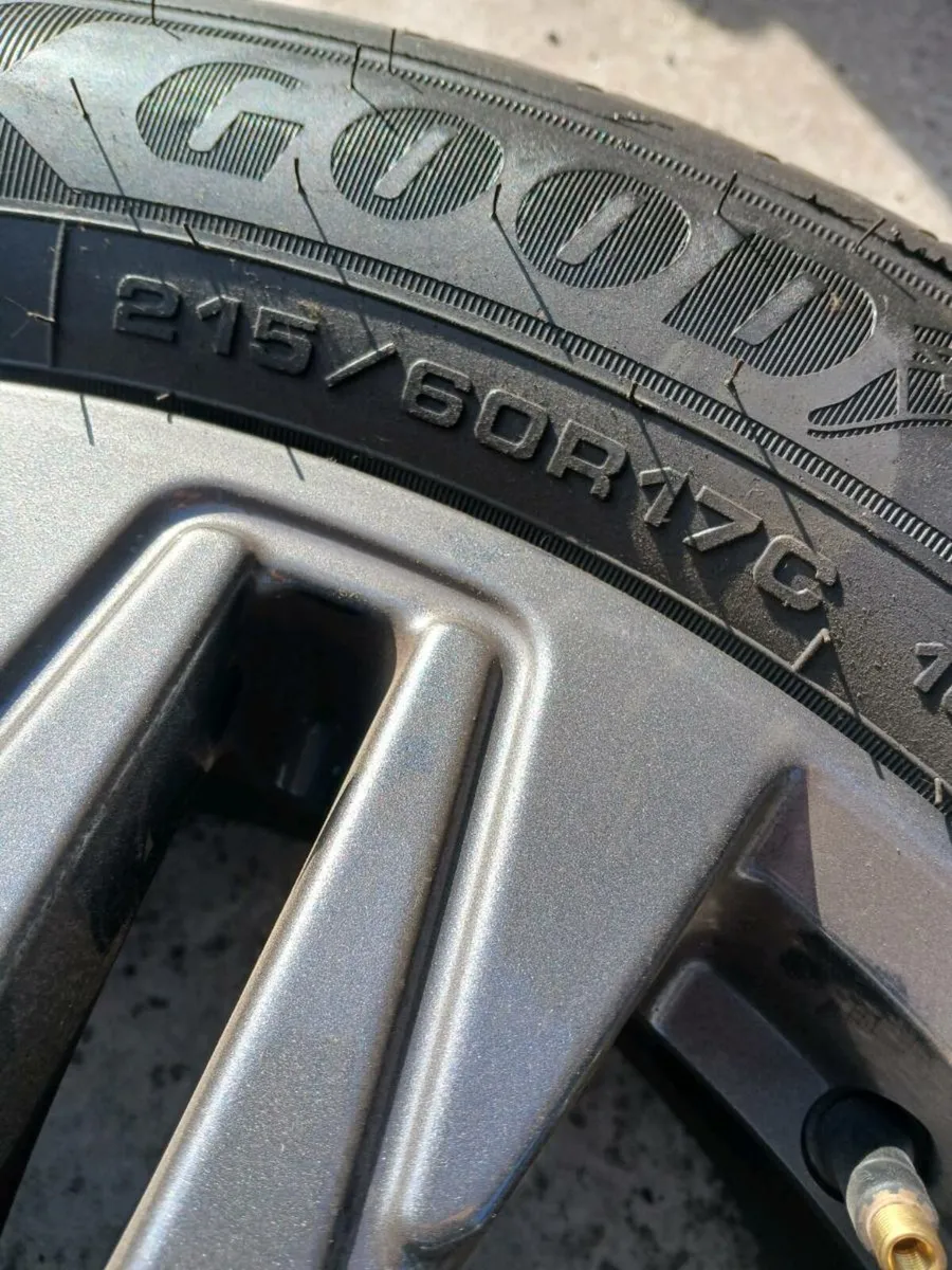 New ford custom alloy wheels - Image 3