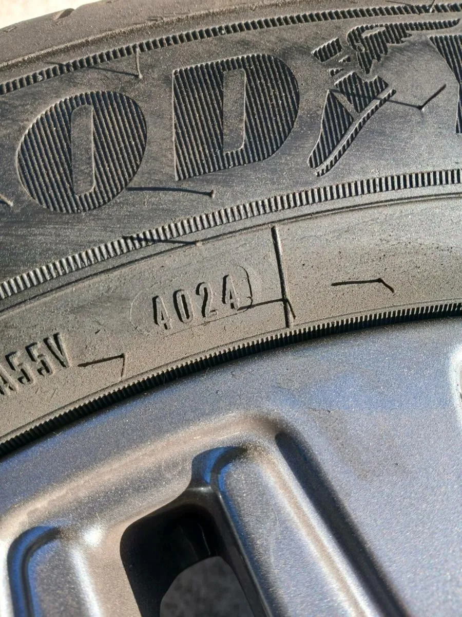 New ford custom alloy wheels - Image 4