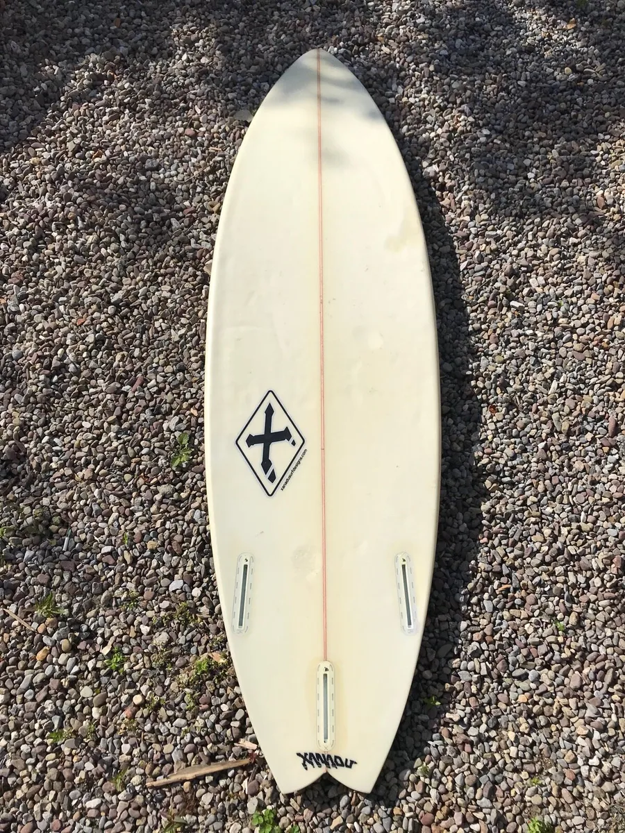 Xanadu moskah surfboard 6’0 - Image 2