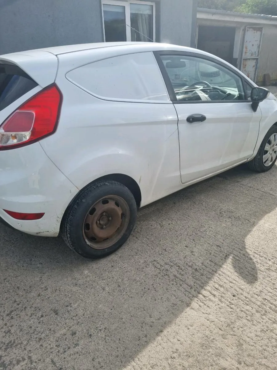 Ford Fiesta car van - Image 1