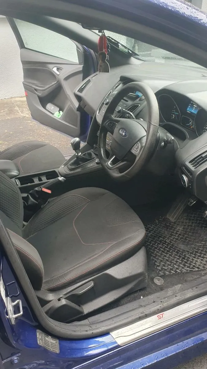 Ford Focus - Image 2