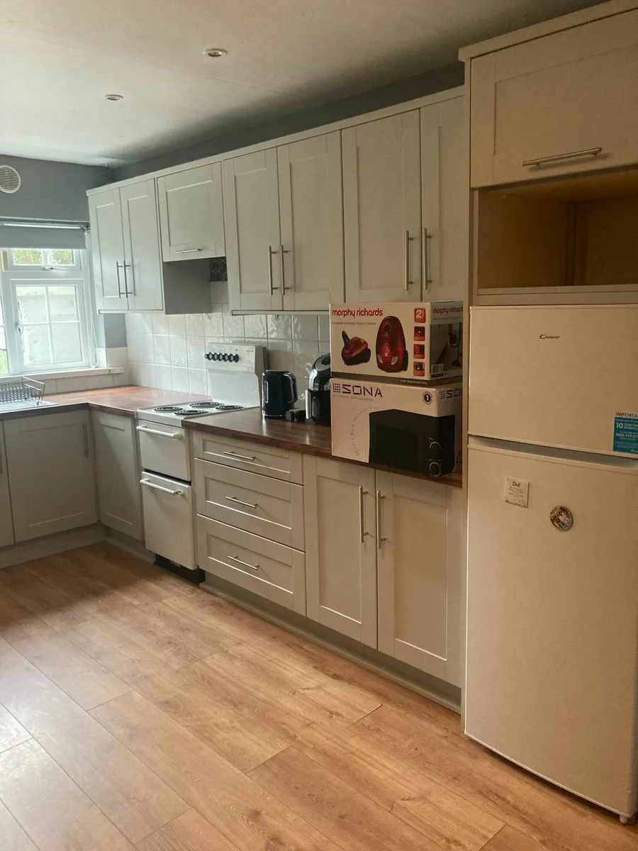 Complete Kitchen - Image 2