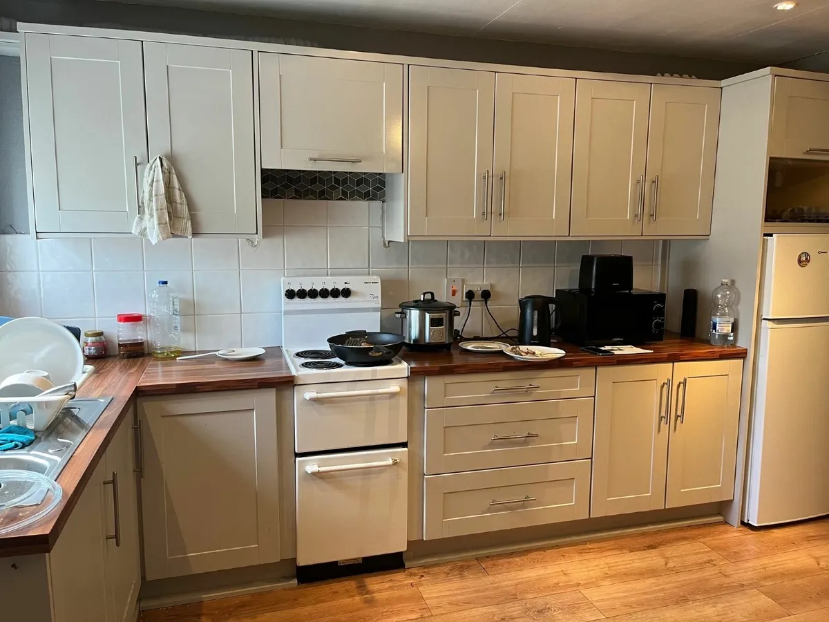 Complete Kitchen - Image 1
