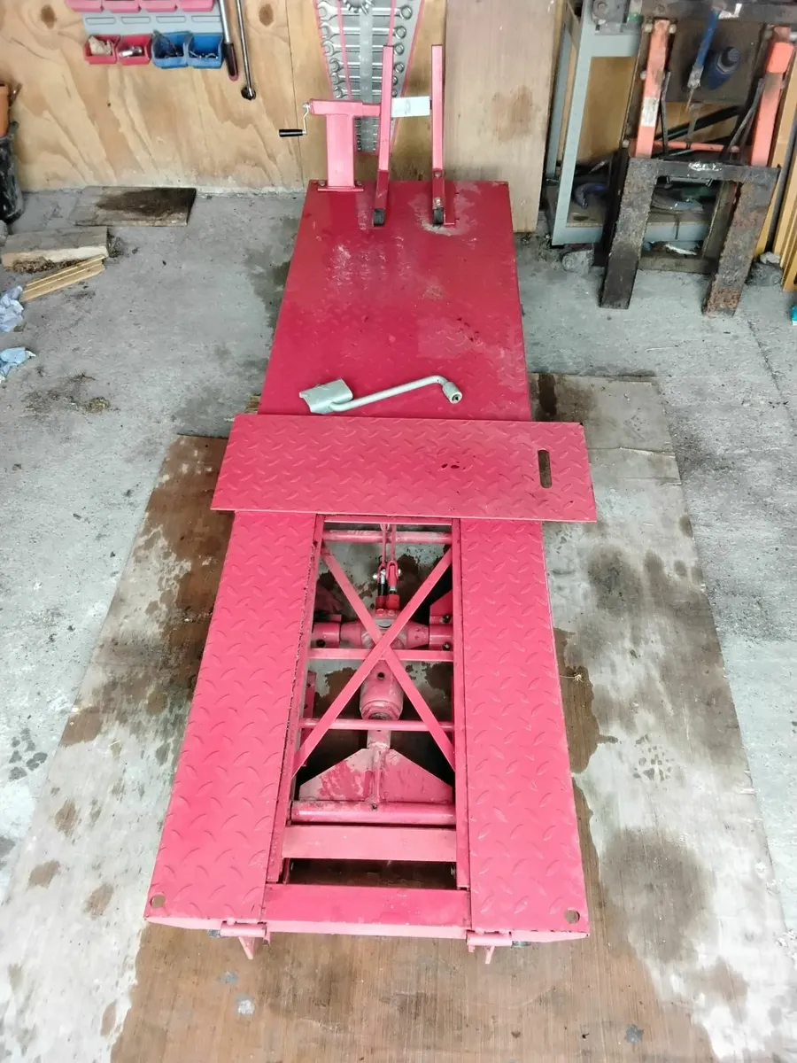 Motorcycle Lift - Image 3