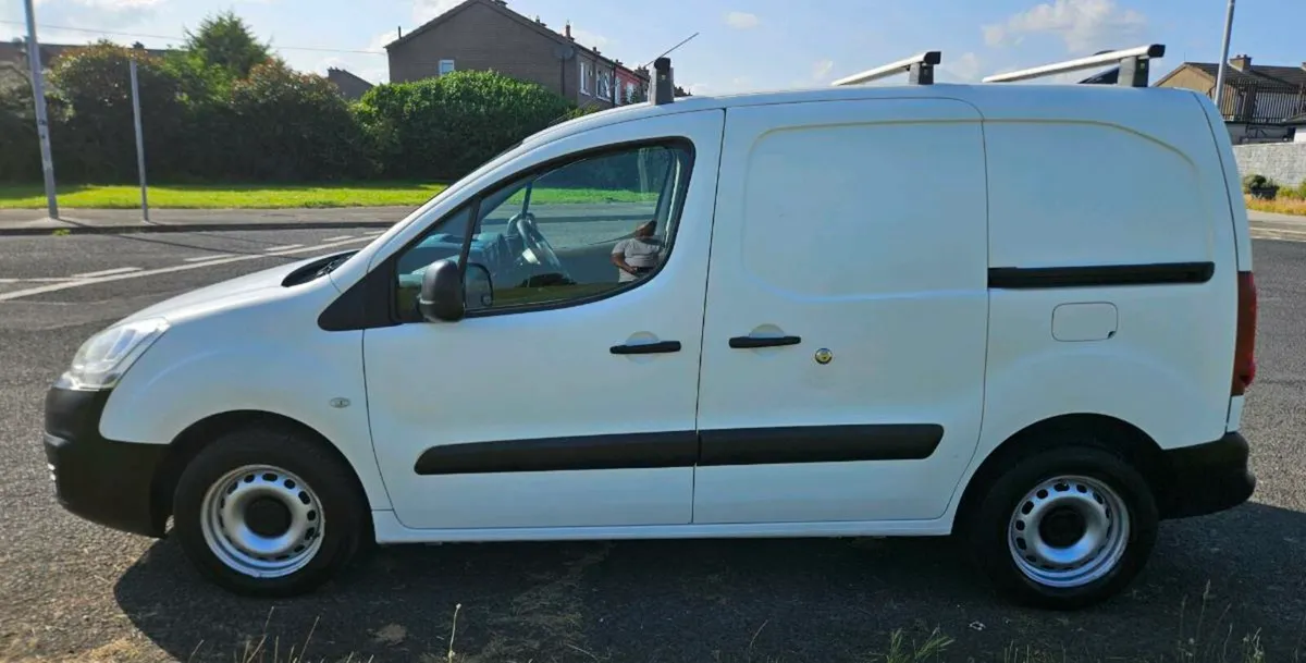 2016 Peugeot partner DOE & TAX - Image 3