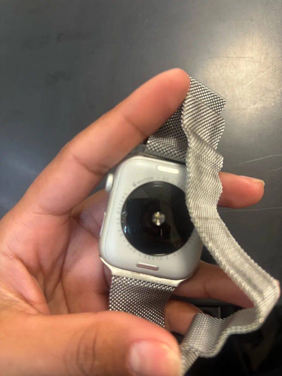 Apple Watch - Image 2