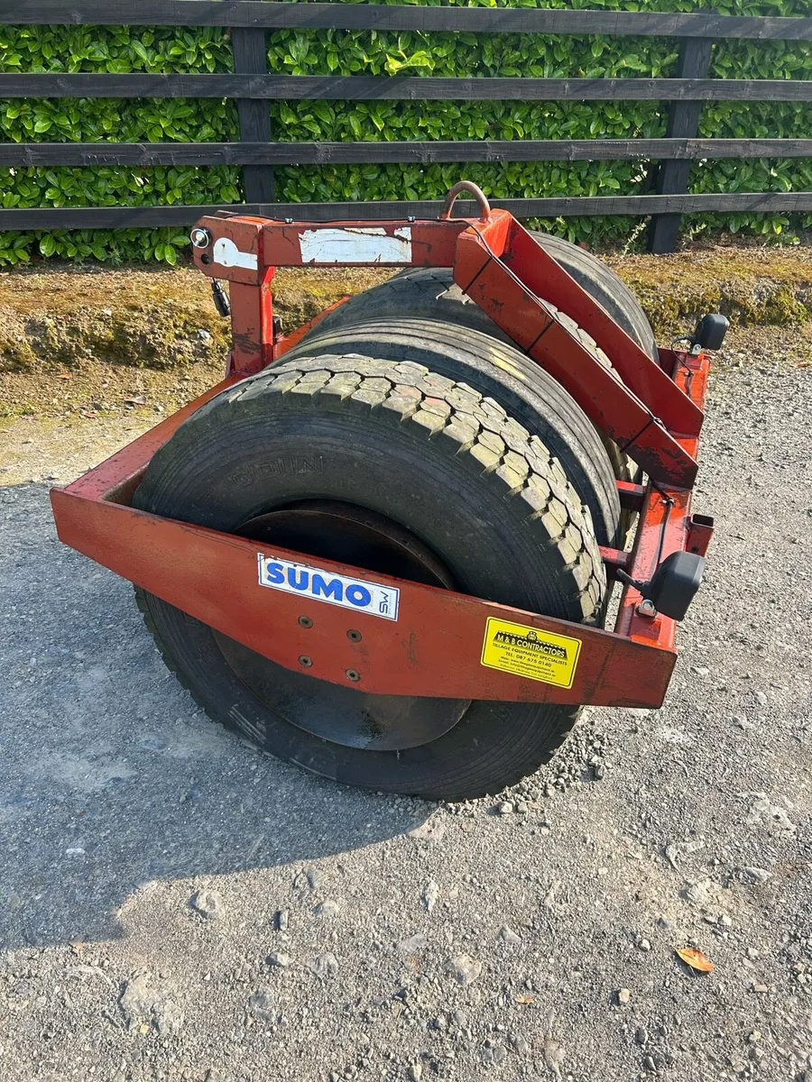 Sumo tyre packer - Image 3