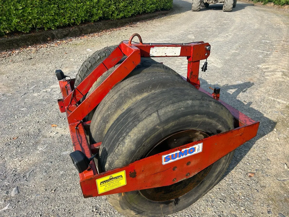 Sumo tyre packer - Image 4