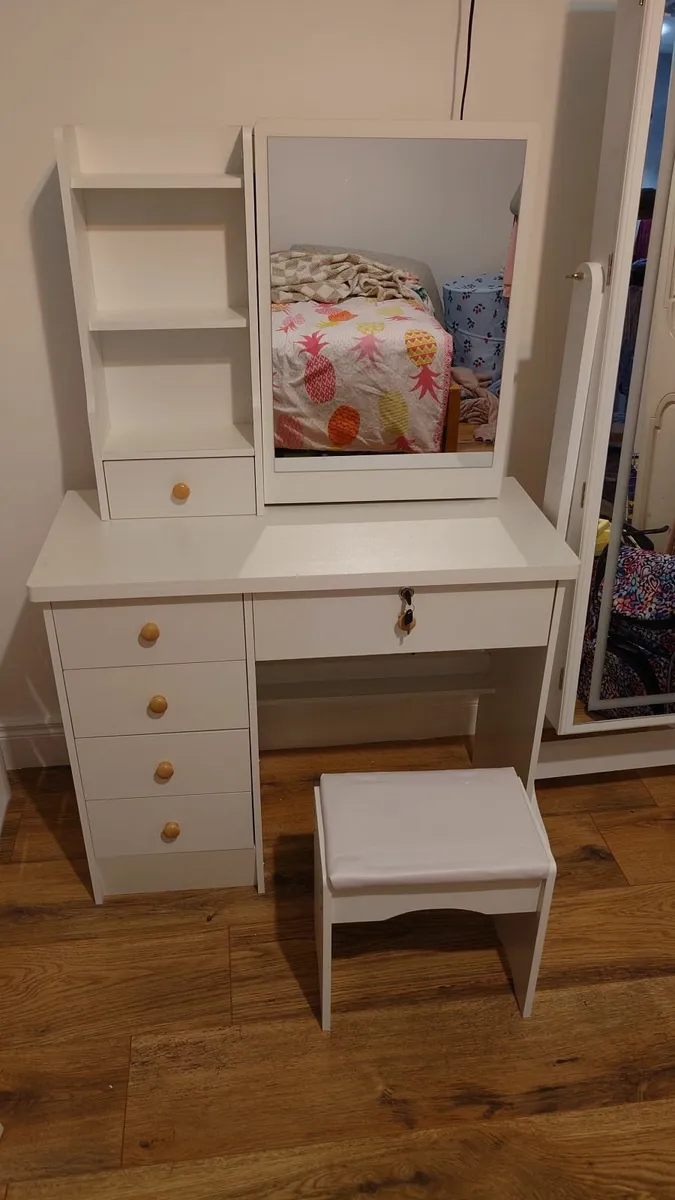 Dressing Table,Vanity Desk with Sliding Mirror - Image 1