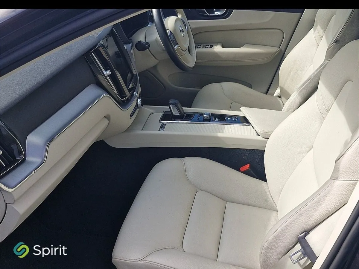Volvo XC60 Xc60  B4 Mild Hybrid Diesel  Fwd  Auto - Image 4