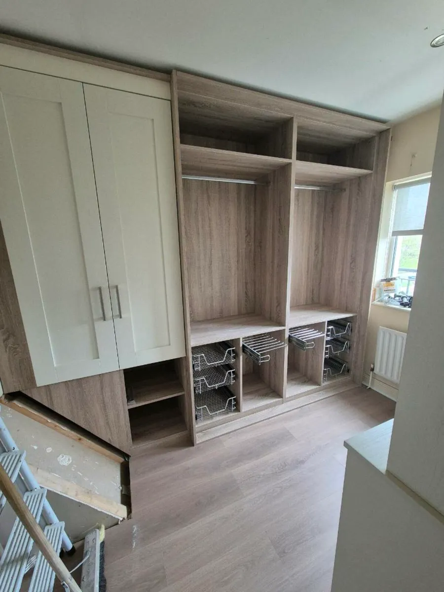 Fitted wardrobes - Image 4