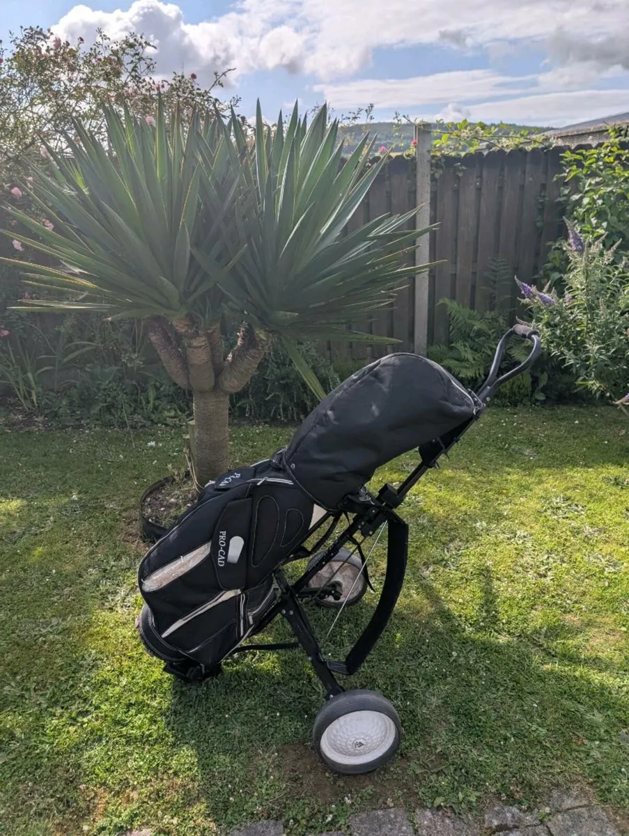 Golf clubs & trolley - Image 1