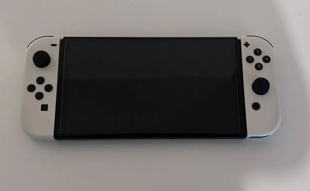 Nintendo Switch Oled - Image 2