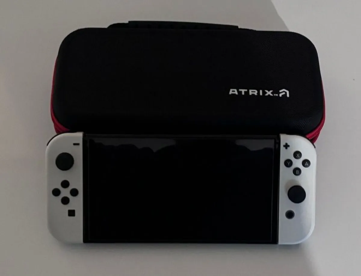 Nintendo Switch Oled - Image 4