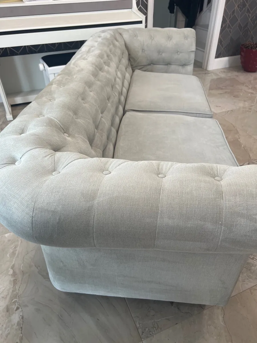Chesterfield 3 seats sofa - Image 4