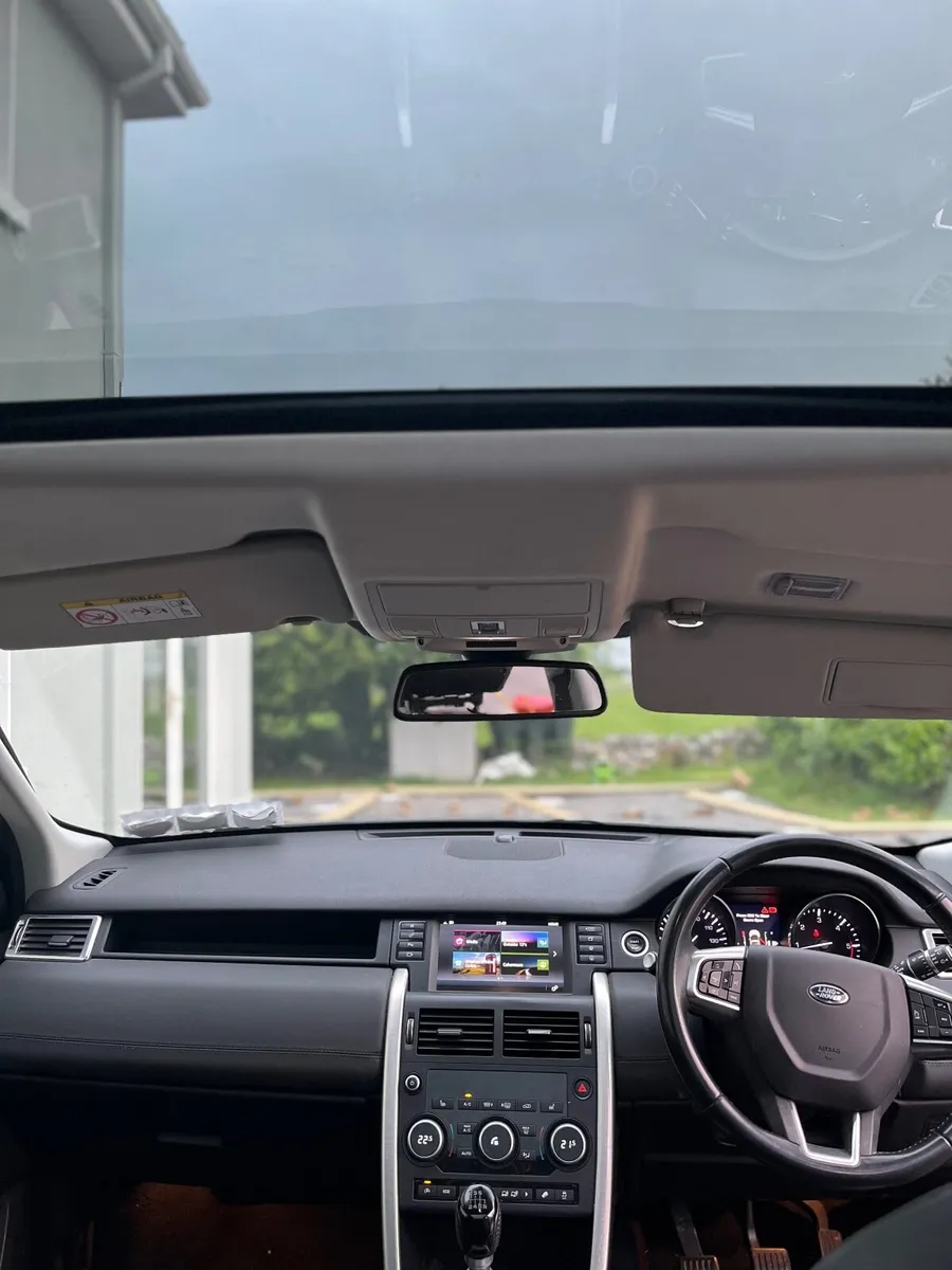 Land Rover Discovery Sport 2015 - Image 4