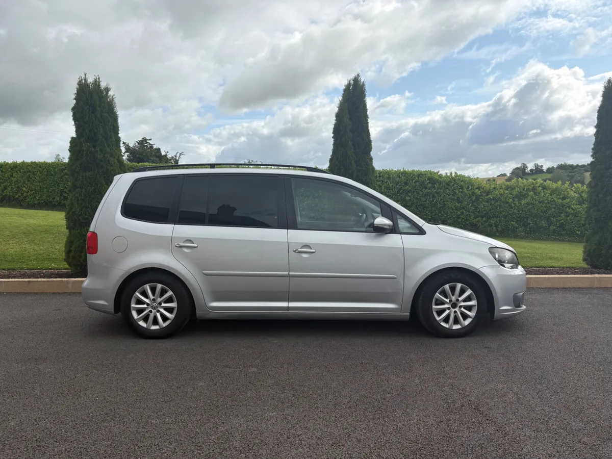 Volkswagen Touran 2011 - Image 4