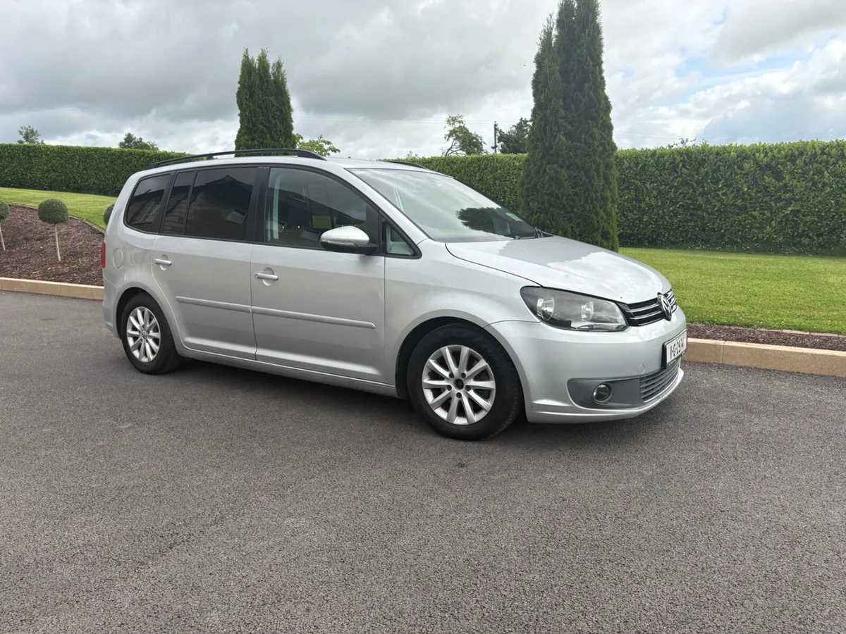 Volkswagen Touran 2011 - Image 1