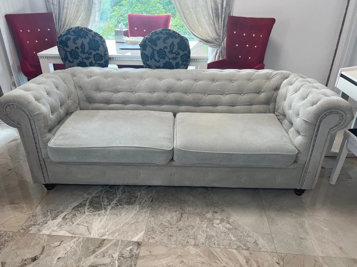 Chesterfield 3 seats sofa - Image 1