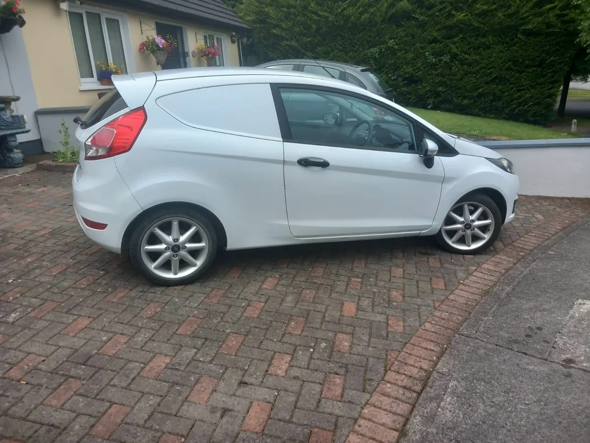 Ford Fiesta 2014 - Image 1