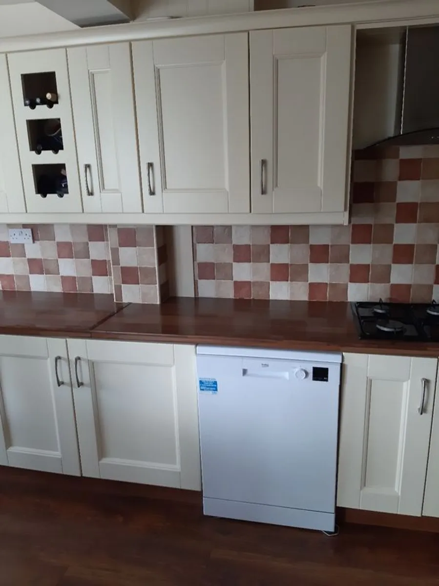 Kitchen units for sale - Image 3